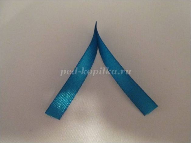 Цветок из узкой атласной ленты: часть 1
