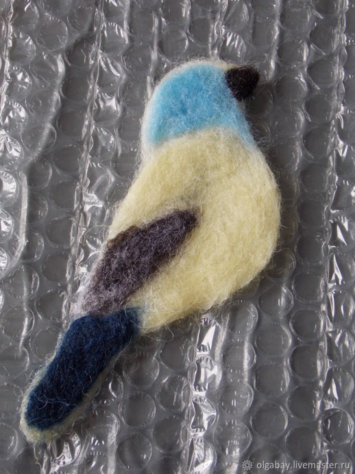 Делаем брошь "Синичка" из войлока и бисера: часть 1