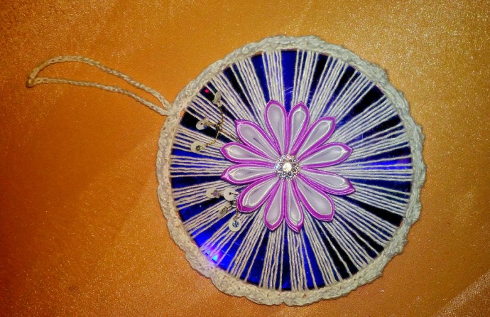 ​Создаем панно из CD дисков: часть 4