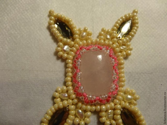 ​Брошь из бисера и лент: часть 3
