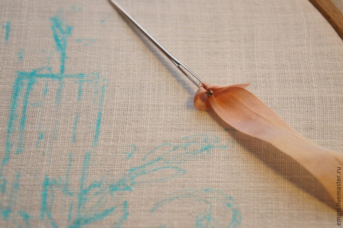 Вышиваем лентами композицию со свечой Вышиваем лентами композицию со свечой