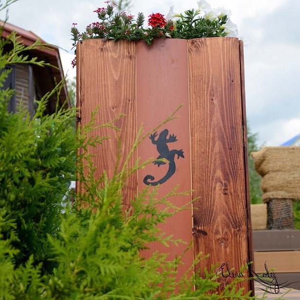 ​Мастерим большие вазоны из досок "блок-хаус": часть 2