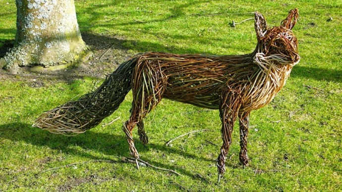 ​Садовые скульптуры из веток