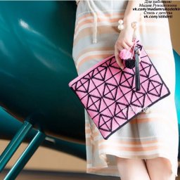 Вяжем крючком стильную сумочку