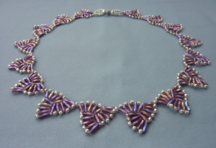 Колье и серьги из бисера и стекляруса Колье и серьги из бисера и стекляруса