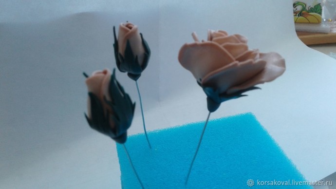 Создаем брошь "Букет двухцветных роз": часть 3 Создаем брошь "Букет двухцветных роз": часть 3