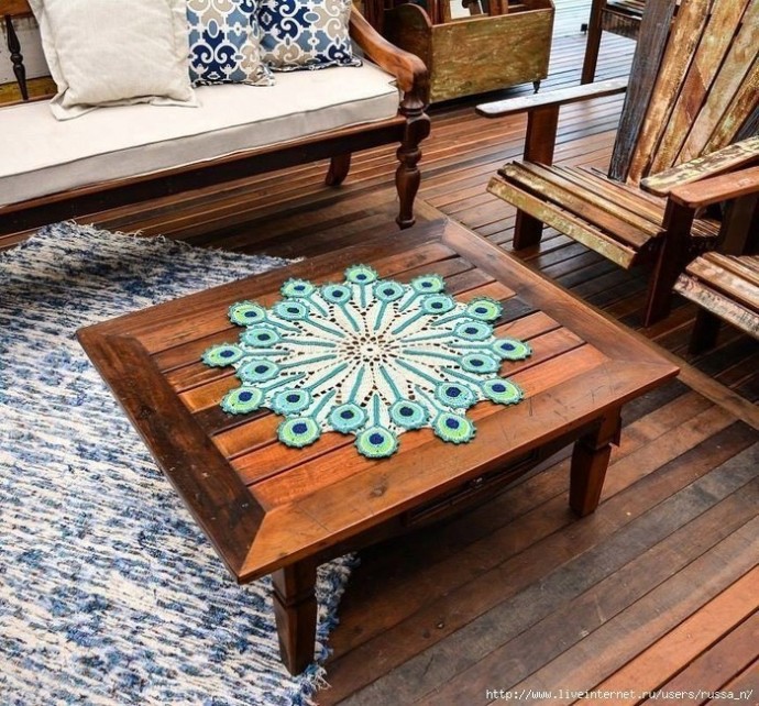 ​Салфетка "Павлиньи перья"