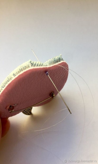 ​Создаем брошь "Яблочко" из джинсы: часть 2