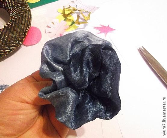 Цветок из ткани на скорую руку