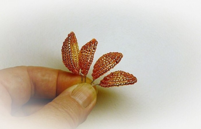 Роза из бисера: мастер-класс​