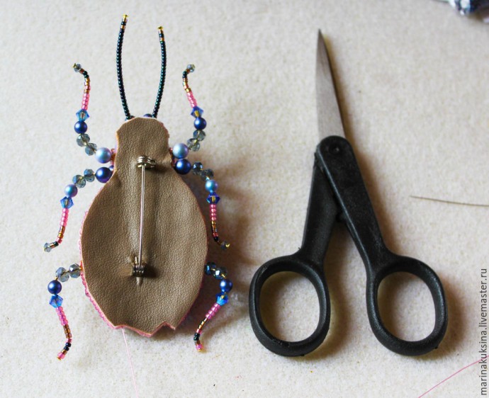 Создаем брошь жучка "Цветочник": часть 7