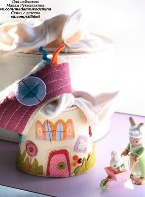 Мастерим из фетра домик-шкатулку