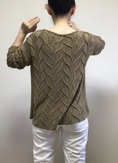 Стильный джемпер спицами Стильный джемпер спицами