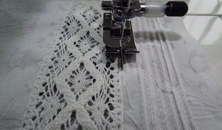 Как вшить кружево