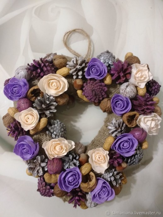 Мастер-класс по созданию интерьерного венка из природных материалов и фоамирана