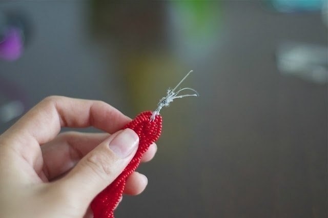 Плетёное ожерелье из бисера