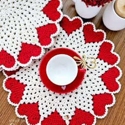 Салфетка с сердечками крючком