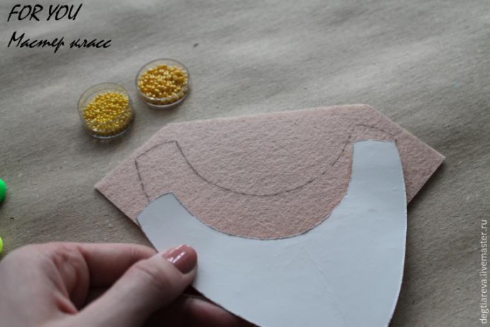 Вышиваем модное колье из минимального набора материалов Вышиваем модное колье из минимального набора материалов