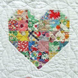 Сердечки в технике лоскутного шитья