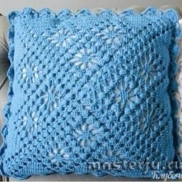 Вязаная подушка