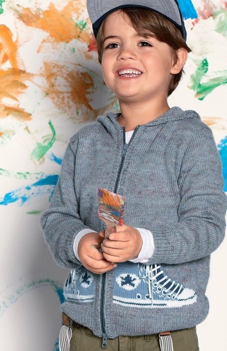 ​Кофта для мальчика с капюшоном и карманами спицами