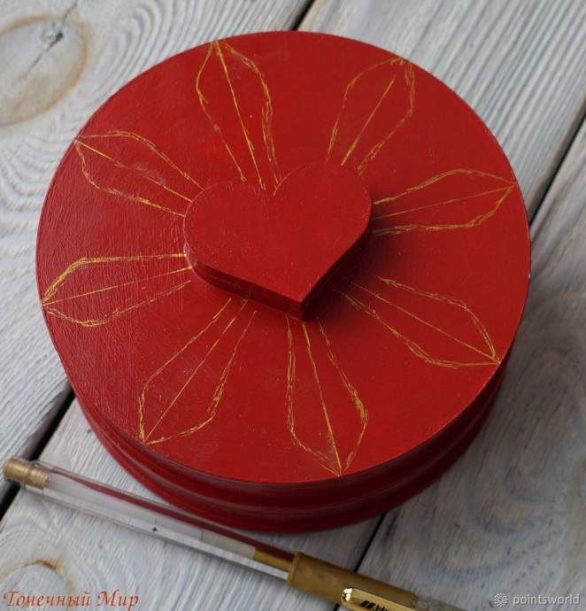 Процесс создания оригинальной шкатулки в технике контурной росписи: часть 1