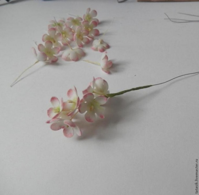 ​Создаем миниатюрные цветы из фоамирана: часть 2