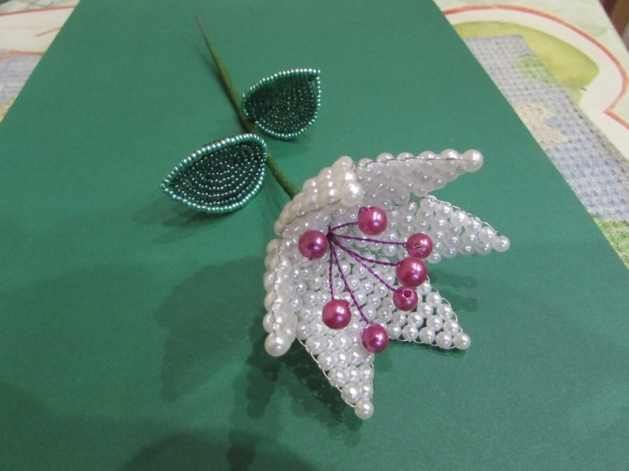 Цветочная композиция из бисера