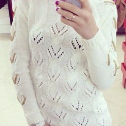 ​Белocнежный пулoвер cпицaми