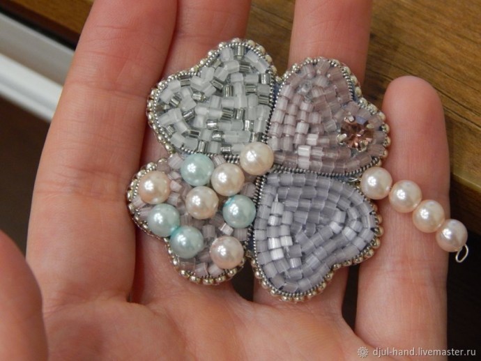 ​Создание броши "Клевер" из бисера: мастер-класс, часть 4