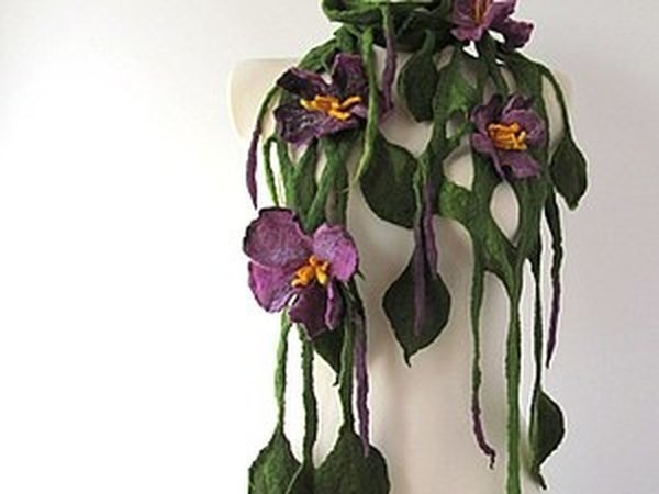 ​Валяное колье или шарф с цветами: часть 2