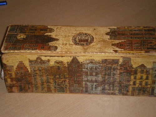 ​Декупаж старой коробки из-под вина: часть 2