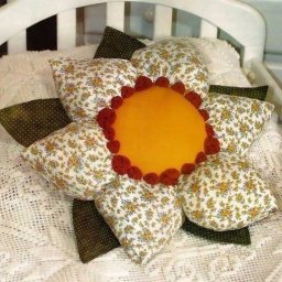 ​Подушка из лоскутов