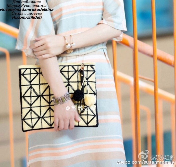 Вяжем крючком стильную сумочку