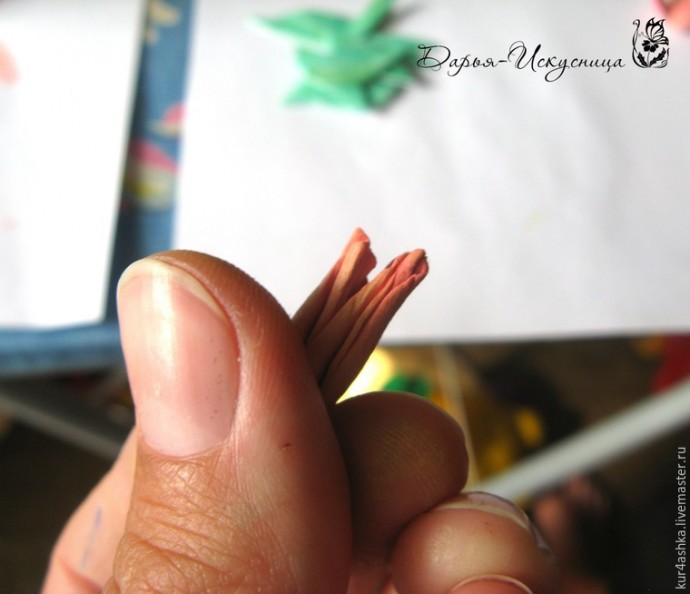 Декорируем свечу для семейного очага с цветами из фоамирана: часть 2