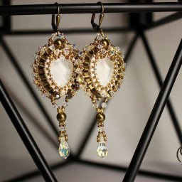 Создаём праздничные серьги с кристаллами Swarovski: часть 2