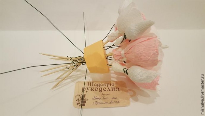 ​Легко и быстро собираем букет с конфетами