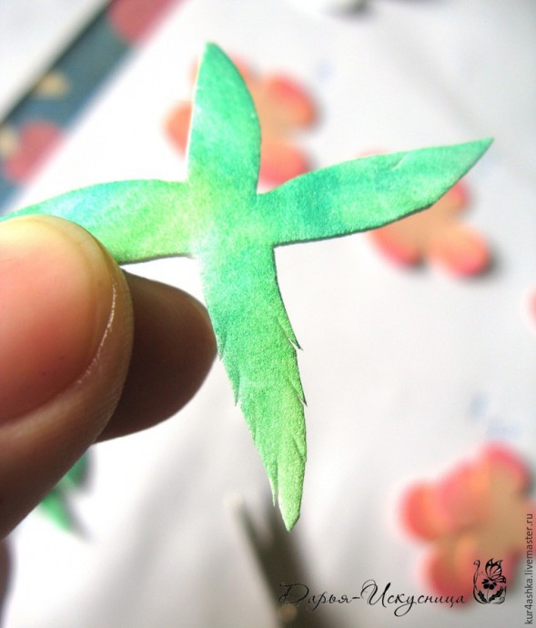 Декорируем свечу для семейного очага с цветами из фоамирана: часть 1