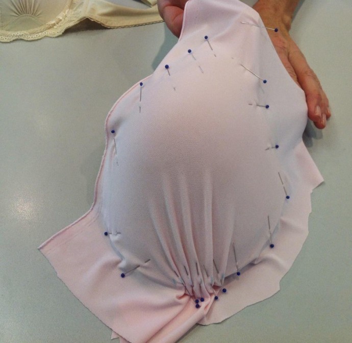 Чашечки бюстгальтера