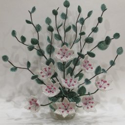 Цветочная композиция из бисера