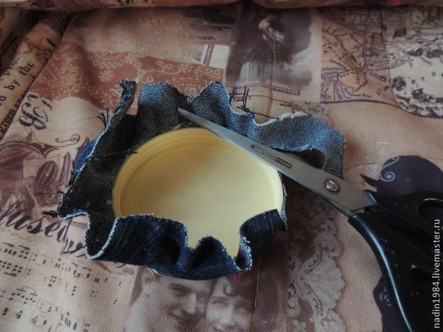 Делаем шкатулку из баночки от крема Делаем шкатулку из баночки от крема