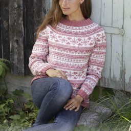 Джемпер с красивыми жаккардовыми узорами