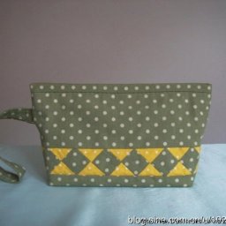 ​Косметичка с узором в технике пэчворк