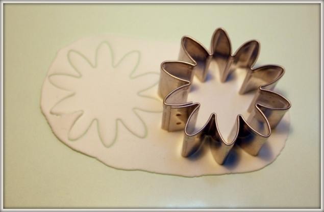 Ромашка из самозастывающей полимерной глины: часть 1