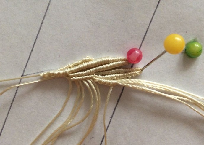 Плетеные серьги "Васильки" Плетеные серьги "Васильки"