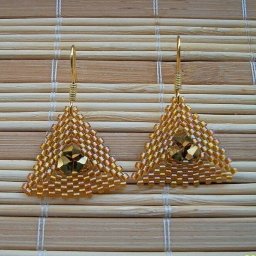 Золотистые треугольные сережки