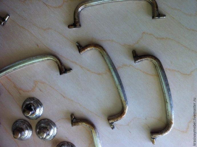 Делаем сами подходящую фурнитуру для мебели Делаем сами подходящую фурнитуру для мебели