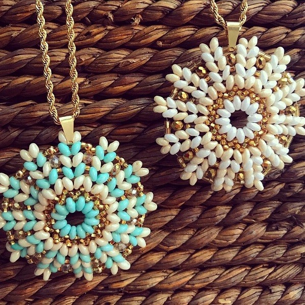 Имитация вязаных украшений