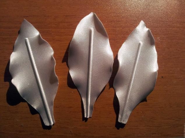 Лилии из ткани без специальных инструментов: часть 2 Лилии из ткани без специальных инструментов: часть 2