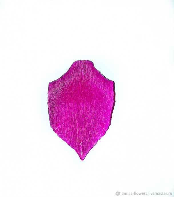 Мастерим красивую розу из гофрированной бумаги: часть 2